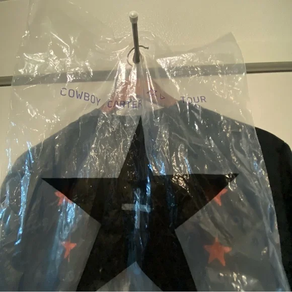 Official Cowboy Carter Tour Merch - Picture 6 of 6